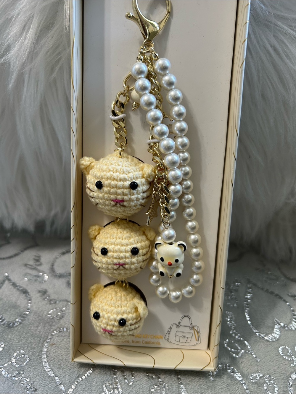 NWT Eye Candy Los Angeles Cream 6”Pearl & Crochet Cat Keychain Charm - Picture 3 of 4